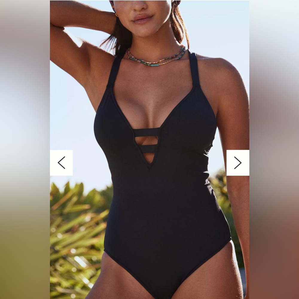 NWT Seafolly Active V-Neck One Piece Swimsuit in Size 10